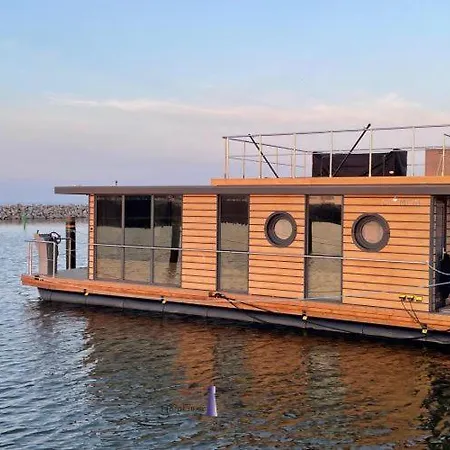 Botel Hausboot Fjord Haven Mit Biosauna In Barth