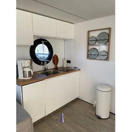 Botel Hausboot Fjord Haven Mit Biosauna In Barth